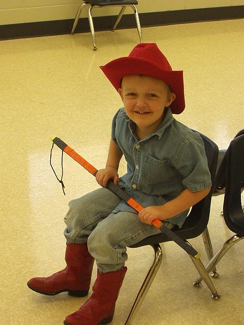 Elijah is holding the piñata stick for me :)