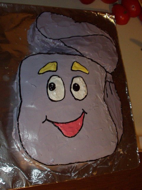 I made this birthday cake for Kaitlyn :) (it's from Dora)