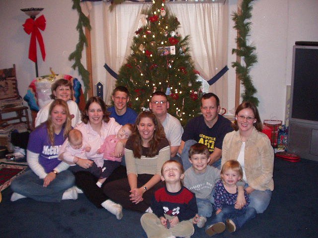 I thought this was a very nice family picture!!