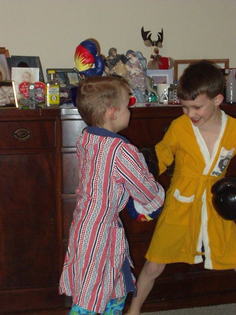 Elijah is going for Timothy's head and Timothy is going for Elijah's chest!!