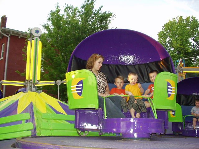 Ok this was an interesting idea!!!!!!!!!!!!!! Lets have Mommy ride...