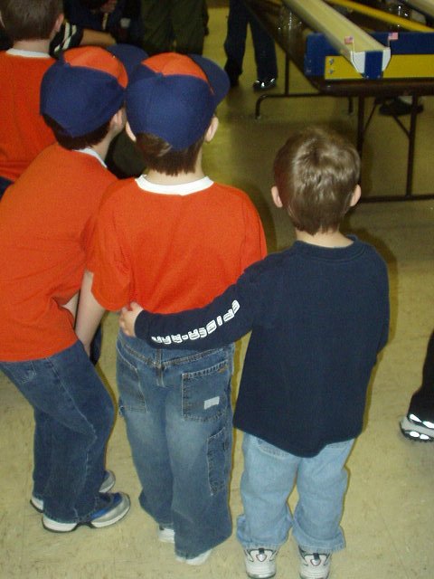 This is sooooooooo cute!! Elijah loves his big brother!