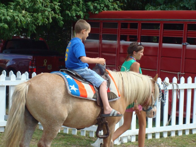 Elijah had the big pony!