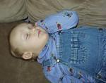Elijah fell asleep talking on his hand phone :) hehe