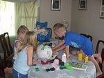 Now this is how you make a piñata!!!!!!!!!!